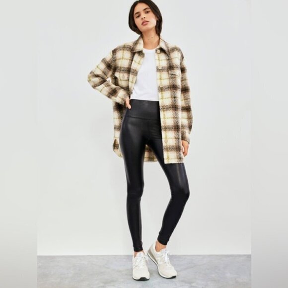 Aritzia Wilfred Free black vegan leather Daria Pant high rise faux leather large - Picture 3 of 15